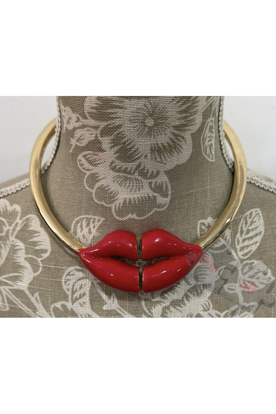 Md.Collar beso(agotado)