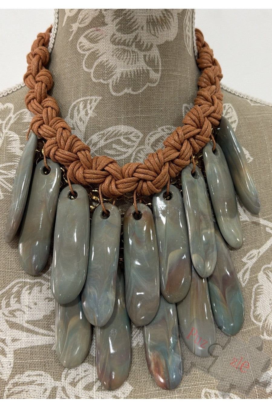 Md.Collar Maxi