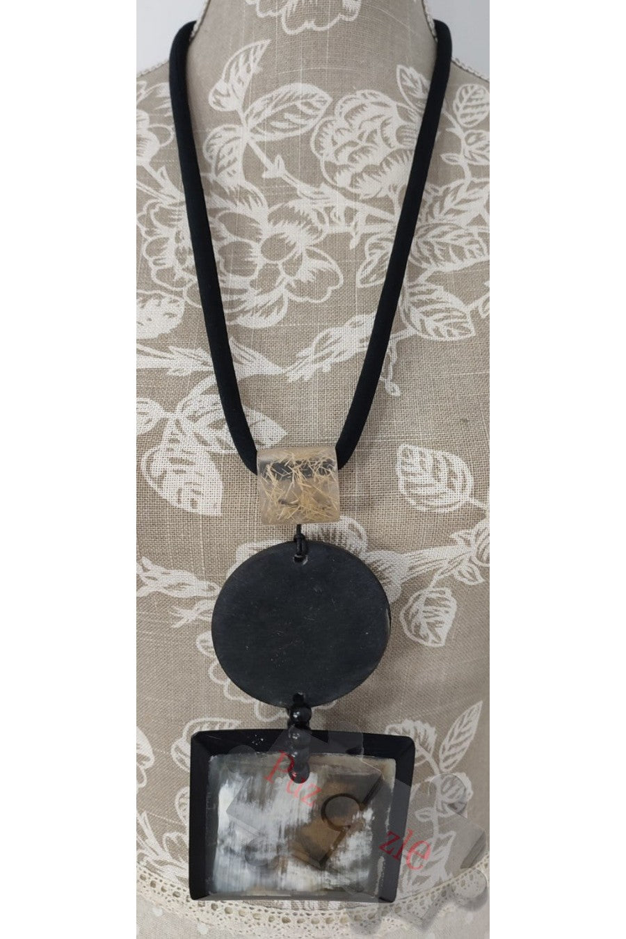 Md.Collar coral